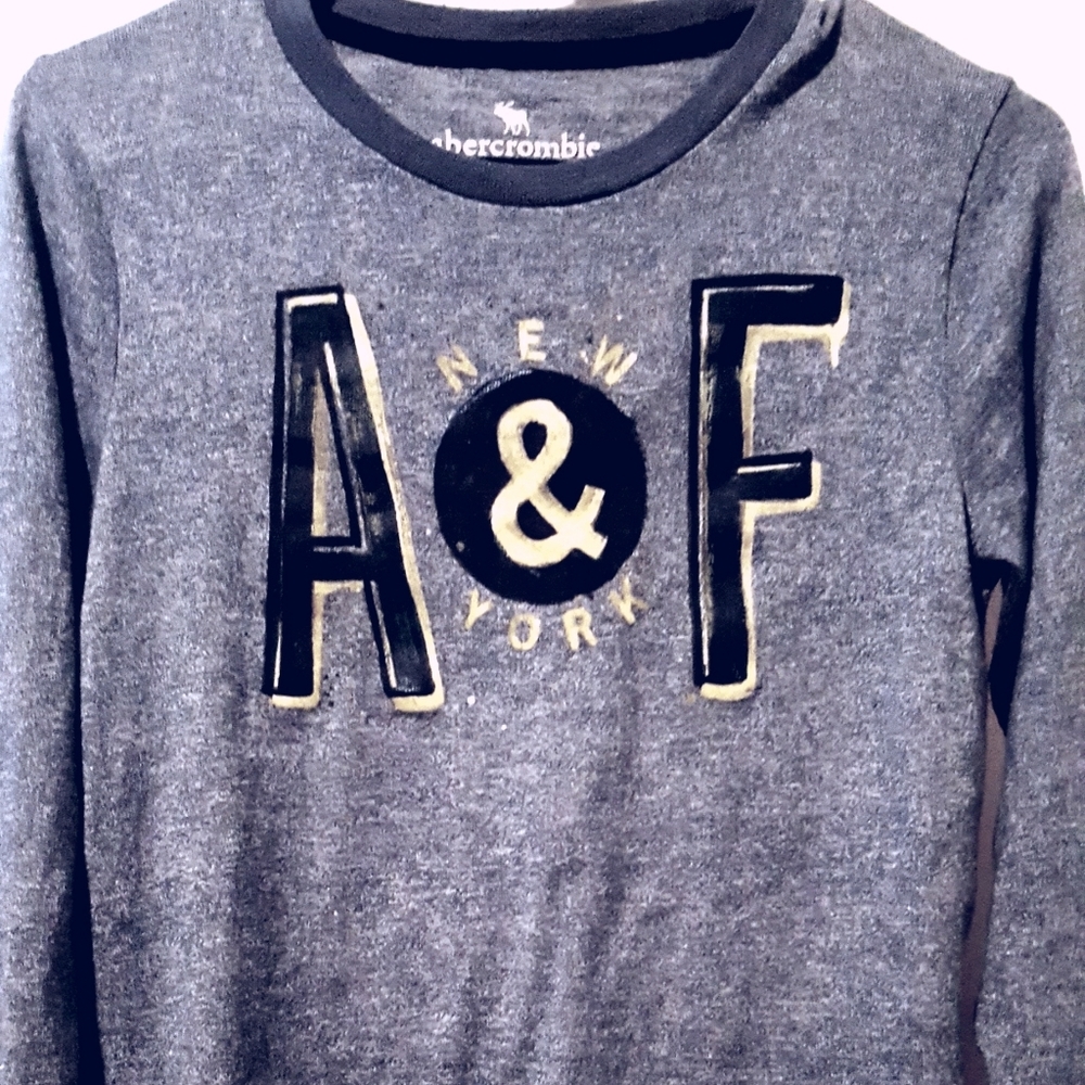 abercrombie kids long sleeve tee size 13/14!
